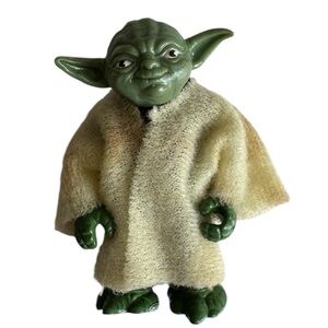 Vintage 1980 Star Wars Yoda Figurine with Tan Robe